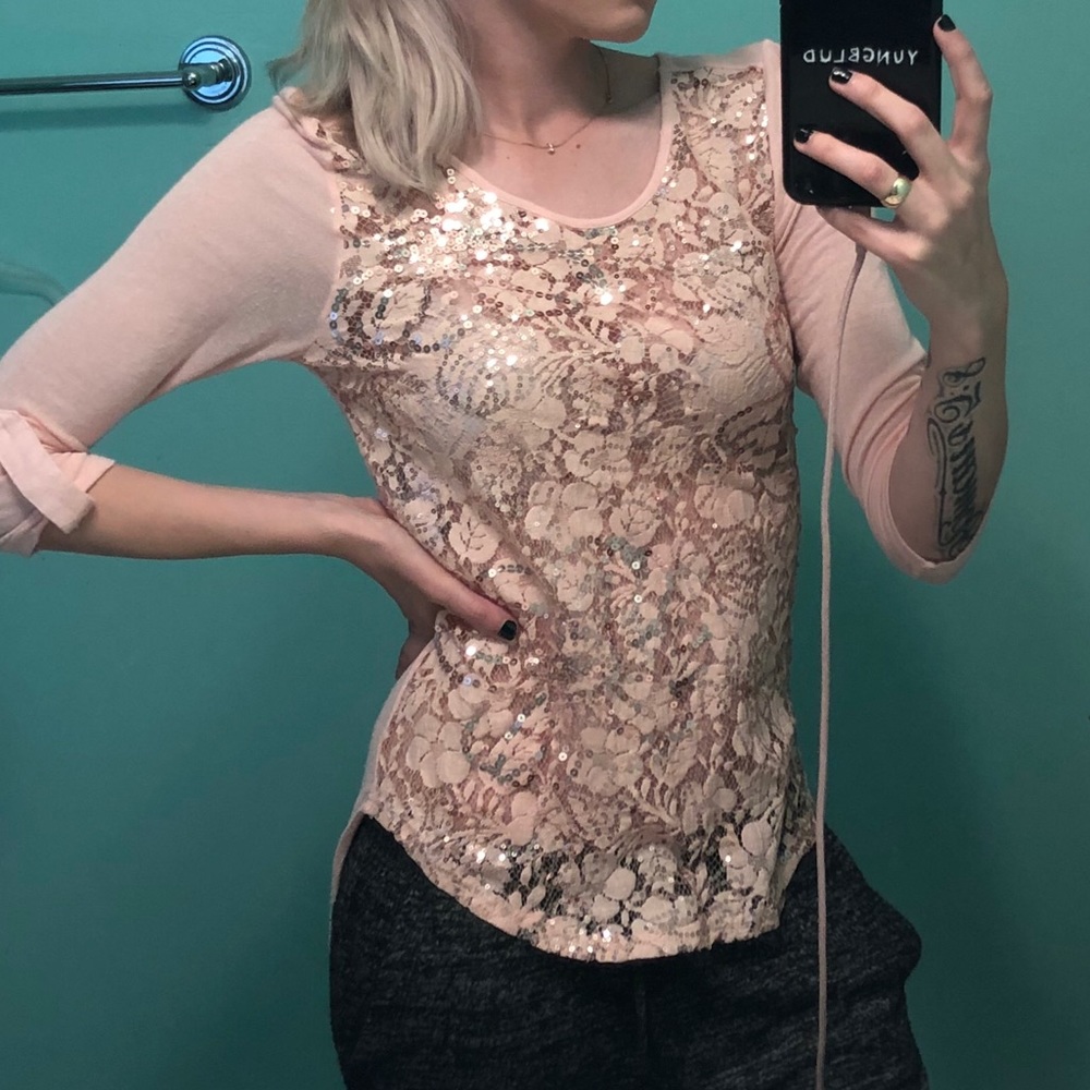 Quarter sleeve knit top size small RUE 21